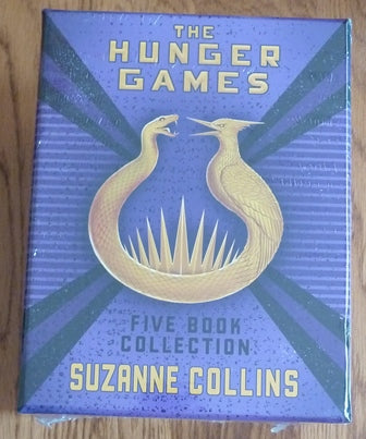 The Hunger Games 5-Book Hardcover Box Set (The Hunger Games, Catching Fire, Mockingjay, The Ballad of Songbirds and Snakes, Sunrise on the Reaping) Plus Tote bag