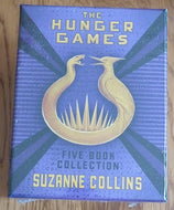 The Hunger Games 5-Book Hardcover Box Set (The Hunger Games, Catching Fire, Mockingjay, The Ballad of Songbirds and Snakes, Sunrise on the Reaping) Plus Tote bag