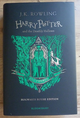 Harry Potter and the Deathly Hallows - Slytherin Edition (Harry Potter House Editions) (First edition-first printing)